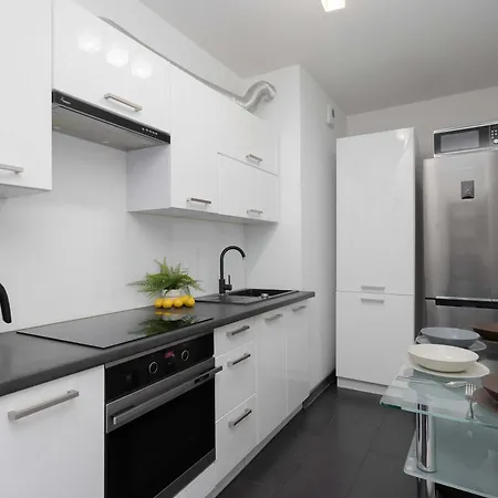 Stylowy W Warszawie Sypialnia & Parking W Garazu By Renters 公寓 *