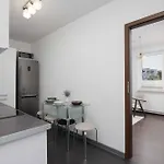 Lägenhet Stylowy W Warszawie Sypialnia & Parking W Garazu By Renters Warszawa