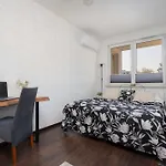 Lägenhet Stylowy W Warszawie Sypialnia & Parking W Garazu By Renters *