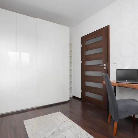 Stylowy W Warszawie Sypialnia & Parking W Garazu By Renters Varsóvia