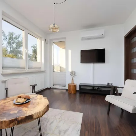 Stylowy W Warszawie Sypialnia & Parking W Garazu By Renters Varsóvia